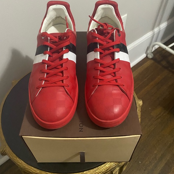 Louis Vuitton men’s sneaker good condition does have a matching belt as well - Picture 3 of 4